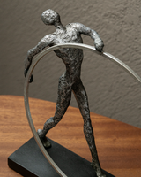 ESCULTURA HOMBRE GIMNASTA