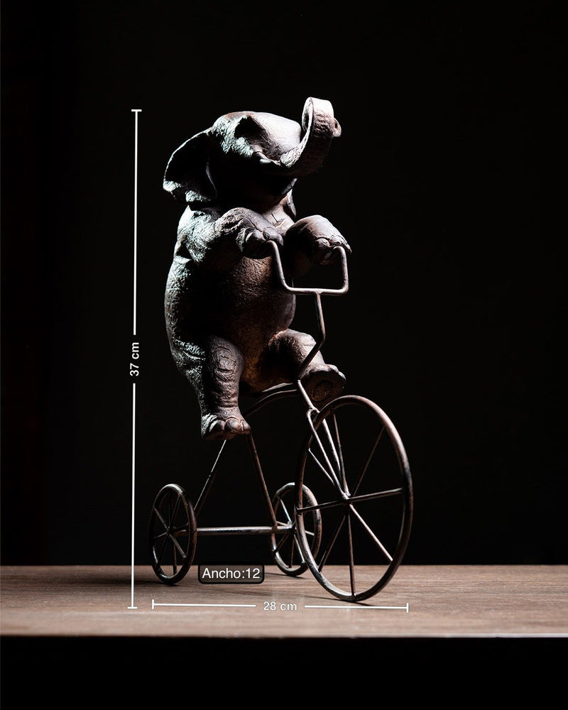 ELEFANTE EN BICICLETA