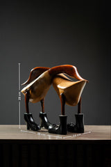 ESCULTURA PATOS ABRAZADOS
